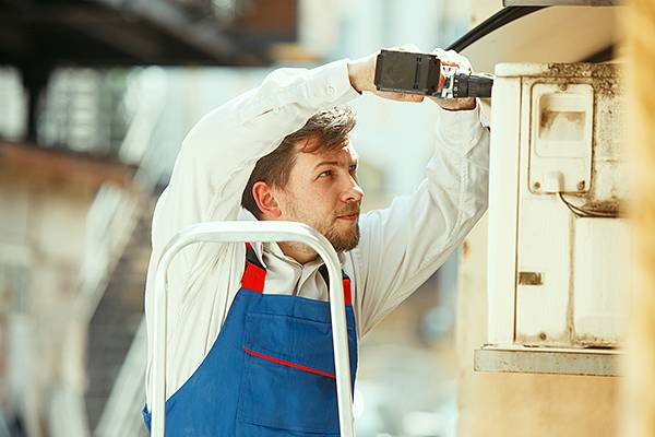AC Repair Services by technician King of Prussia